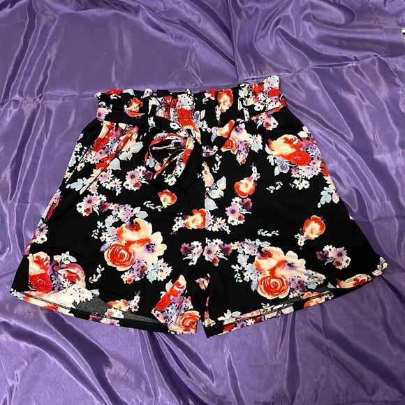 Lularoe Paperbag Waist Floral Dress Shorts with Pockets - Picture 1 of 4